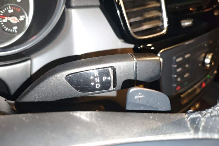Used Mercedes-Benz GLE Coupe 2017 GLE 320 4MATIC Coupe SUV Gear Lever