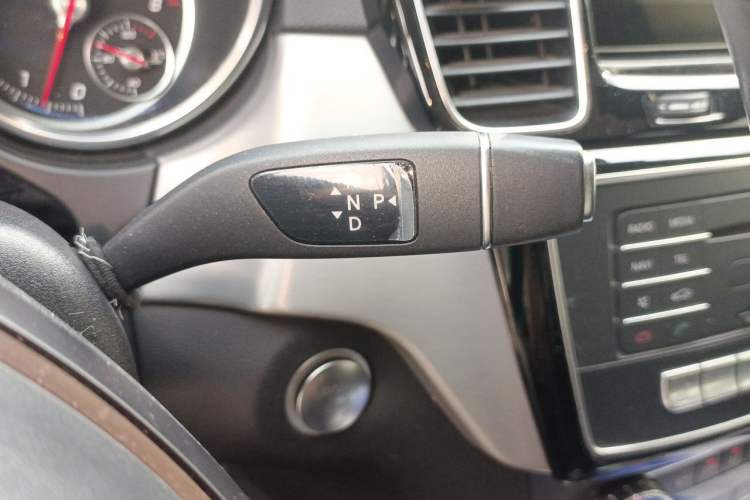 Used Mercedes-Benz GLE Coupe 2017 GLE 320 4MATIC Coupe SUV Gear Lever
