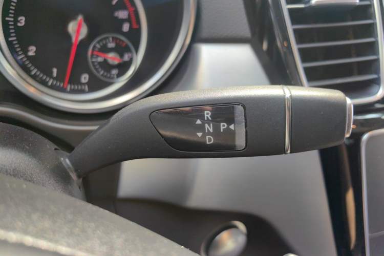 Used Mercedes-Benz GLE Coupe 2017 GLE 320 4MATIC Coupe SUV Gear Lever