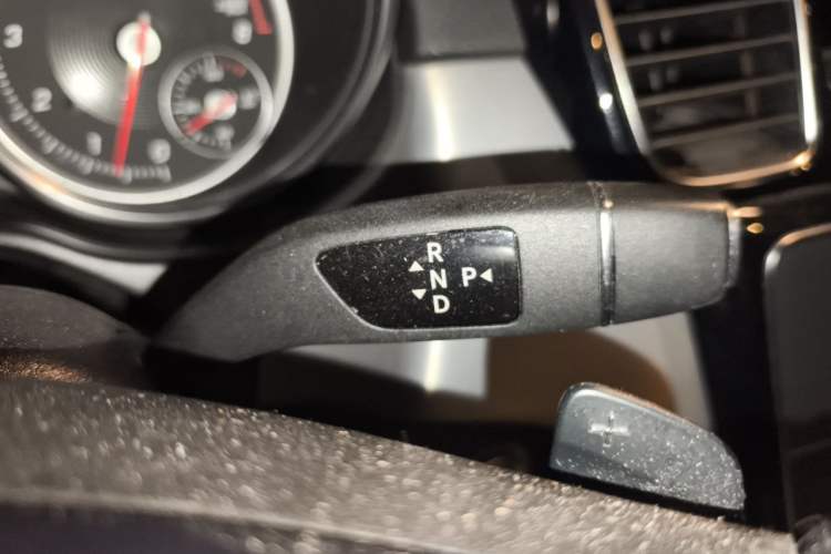 Used Mercedes-Benz GLE Coupe 2017 GLE 320 4MATIC Coupe SUV Gear Lever