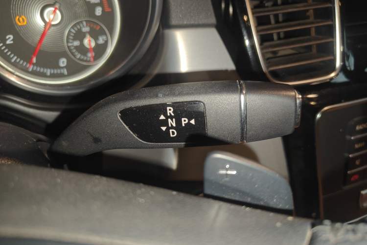 Used Mercedes-Benz GLE Coupe 2017 GLE 320 4MATIC Coupe SUV Gear Lever