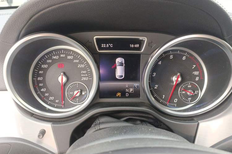 Used Mercedes-Benz GLE Coupe 2017 GLE 320 4MATIC Coupe SUV Instrument Cluster