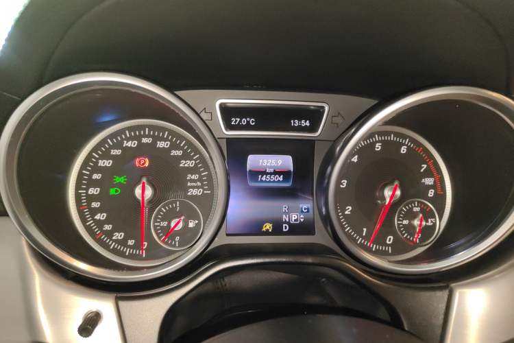 Used Mercedes-Benz GLE Coupe 2017 GLE 400 4MATIC Coupe SUV Instrument Cluster