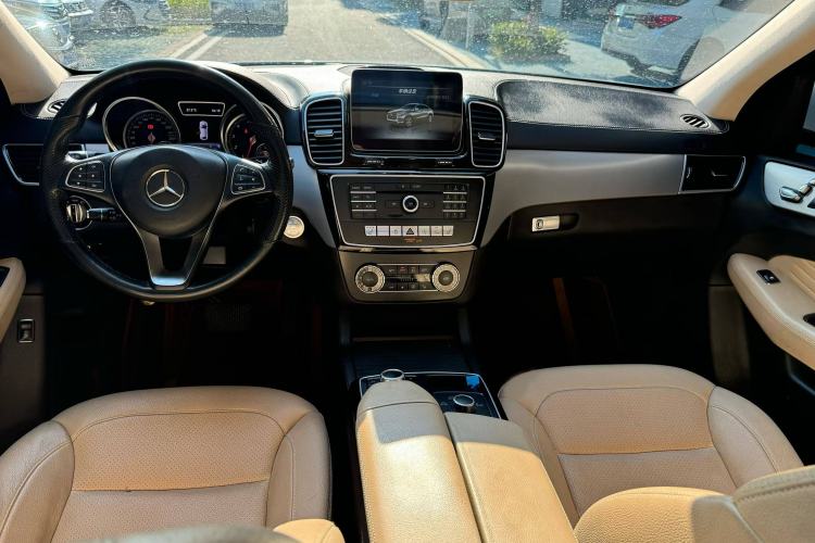Used Mercedes-Benz GLE Coupe 2017 GLE 320 4MATIC Coupe SUV Interior 1