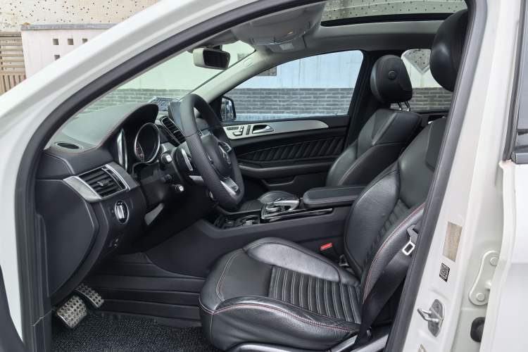 Used Mercedes-Benz GLE Coupe 2017 GLE 450 AMG 4MATIC Coupe SUV Interior 2
