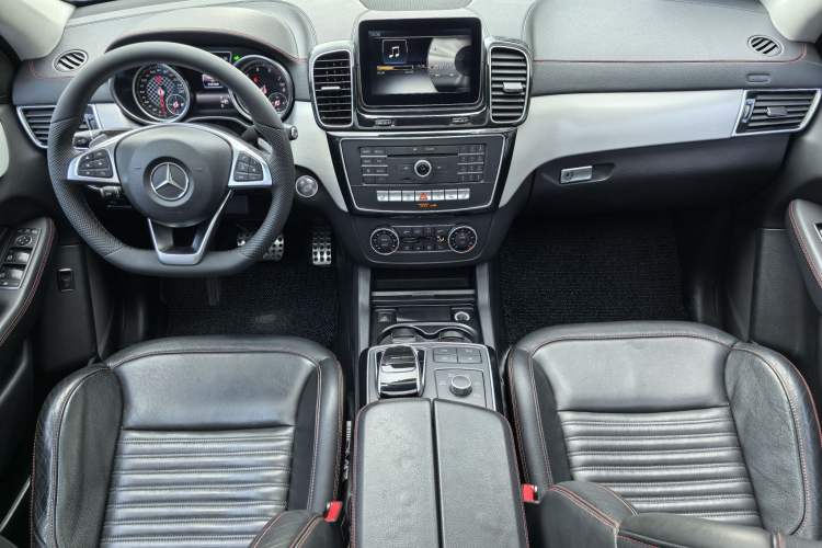 Used Mercedes-Benz GLE Coupe 2017 GLE 450 AMG 4MATIC Coupe SUV Interior 3