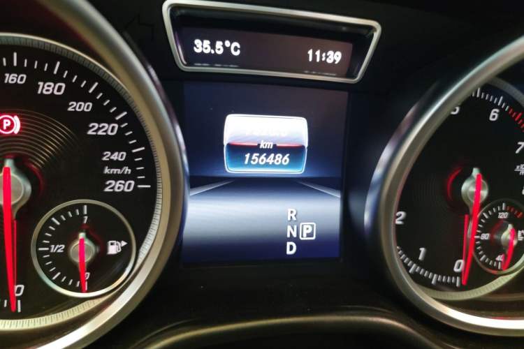 Used Mercedes-Benz GLE Coupe 2017 GLE 400 4MATIC Coupe SUV Odometer Close Up