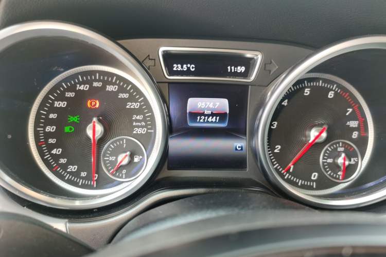 Used Mercedes-Benz GLE Coupe 2017 GLE 400 4MATIC Coupe SUV Odometer Close Up
