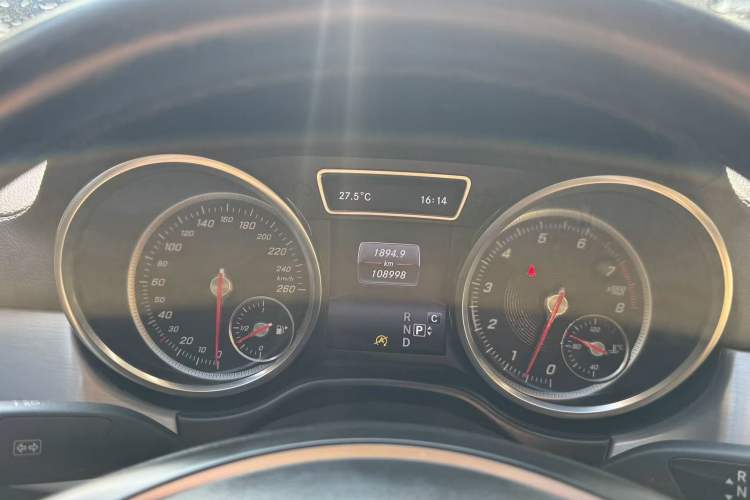Used Mercedes-Benz GLE Coupe 2017 GLE 320 4MATIC Coupe SUV Odometer Close Up