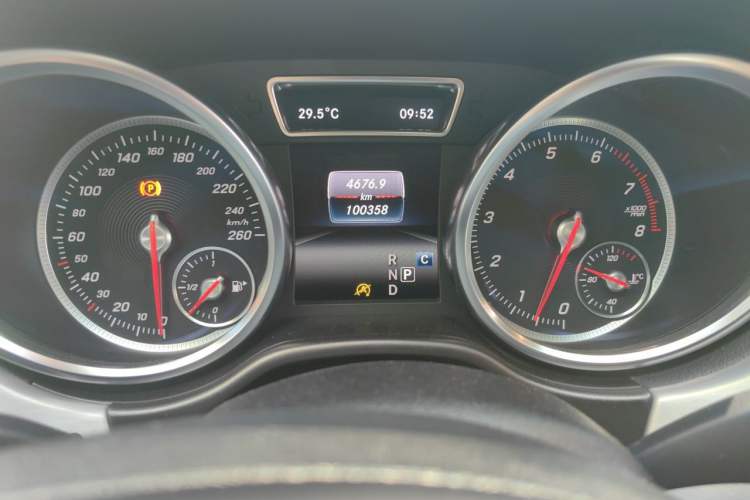 Used Mercedes-Benz GLE Coupe 2017 GLE 320 4MATIC Coupe SUV Odometer Close Up