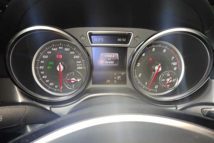 Used Mercedes-Benz GLE Coupe 2017 GLE 320 4MATIC Coupe SUV Odometer Close Up