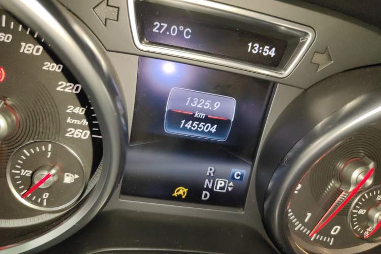 Used Mercedes-Benz GLE Coupe 2017 GLE 400 4MATIC Coupe SUV Odometer Close Up