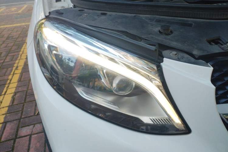 Used Mercedes-Benz GLE Coupe 2017 GLE 320 4MATIC Coupe SUV Right Front Headlight