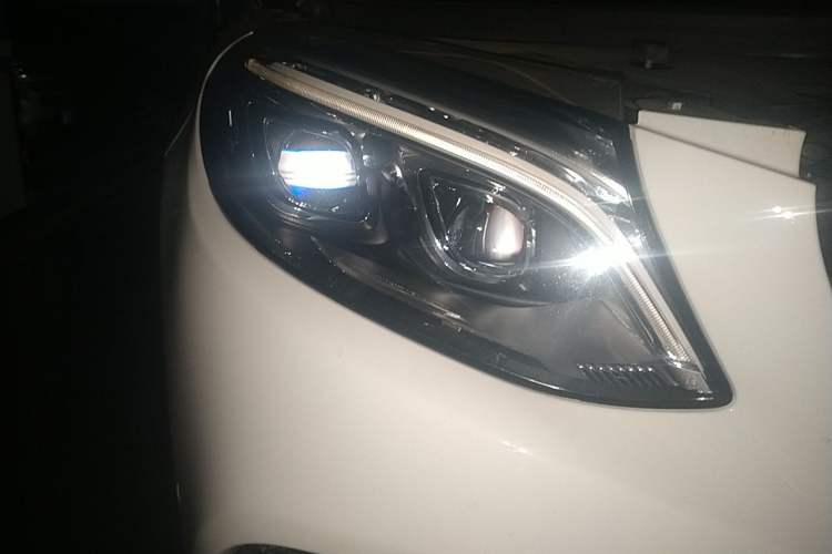 Used Mercedes-Benz GLE Coupe 2017 GLE 400 4MATIC Coupe SUV Right Front Headlight