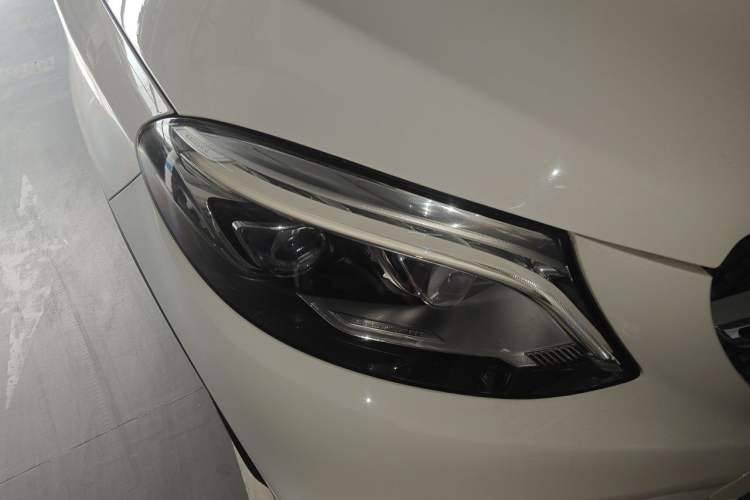 Used Mercedes-Benz GLE Coupe 2017 GLE 320 4MATIC Coupe SUV Right Front Headlight