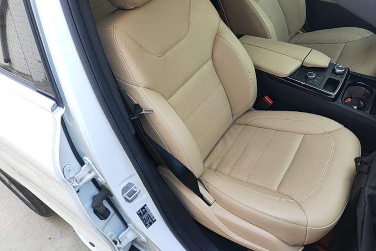 Used Mercedes-Benz GLE Coupe 2017 GLE 320 4MATIC Coupe SUV Right Front Seat