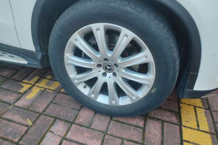 Used Mercedes-Benz GLE Coupe 2017 GLE 320 4MATIC Coupe SUV Right Front Wheel Hub