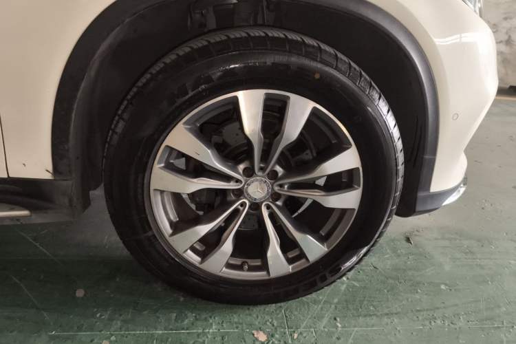 Used Mercedes-Benz GLE Coupe 2017 GLE 400 4MATIC Coupe SUV Right Front Wheel Hub