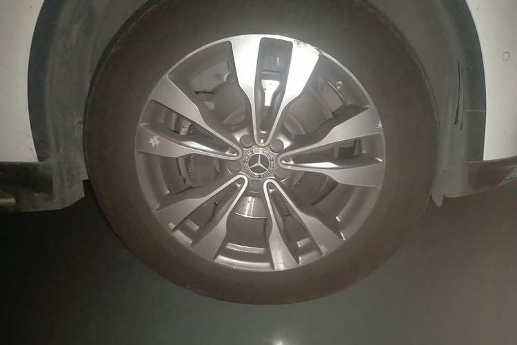 Used Mercedes-Benz GLE Coupe 2017 GLE 400 4MATIC Coupe SUV Right Front Wheel Hub