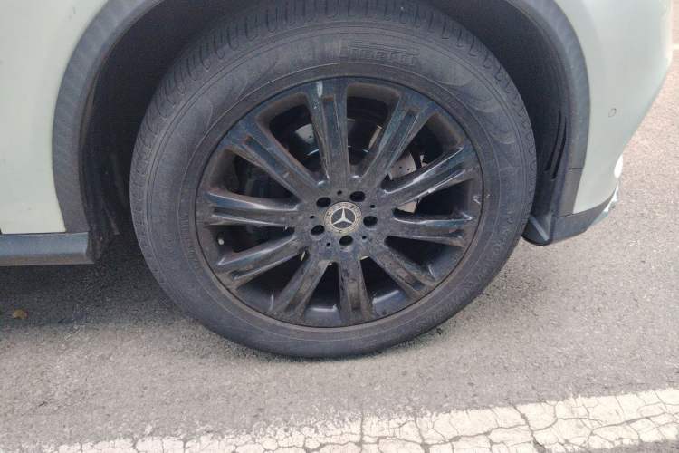 Used Mercedes-Benz GLE Coupe 2017 GLE 320 4MATIC Coupe SUV Right Front Wheel Hub