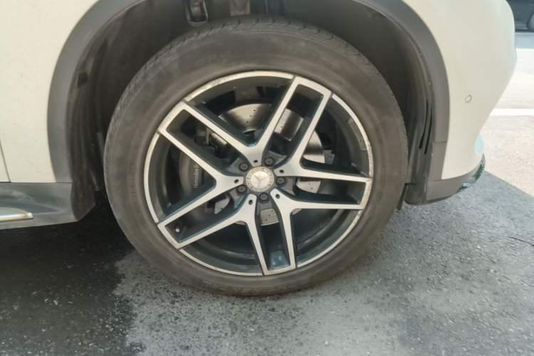 Used Mercedes-Benz GLE Coupe 2017 GLE 450 AMG 4MATIC Coupe SUV Right Front Wheel Hub
