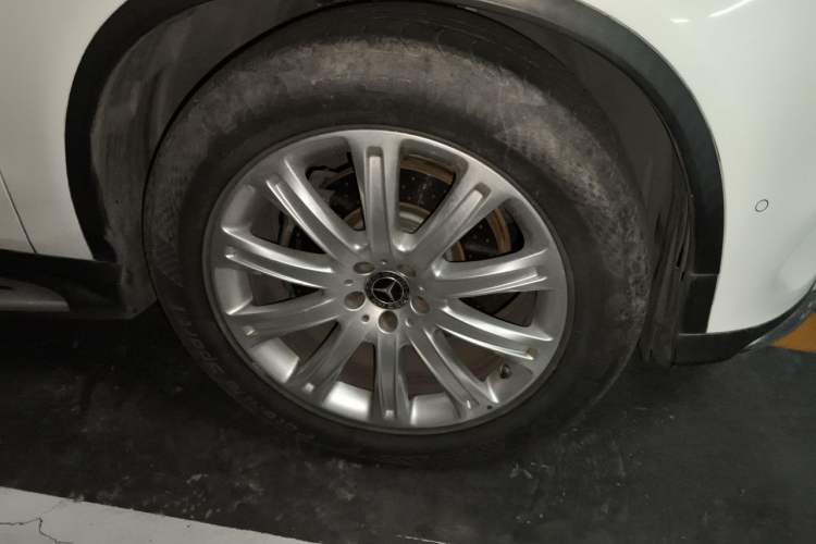 Used Mercedes-Benz GLE Coupe 2017 GLE 320 4MATIC Coupe SUV Right Front Wheel Hub