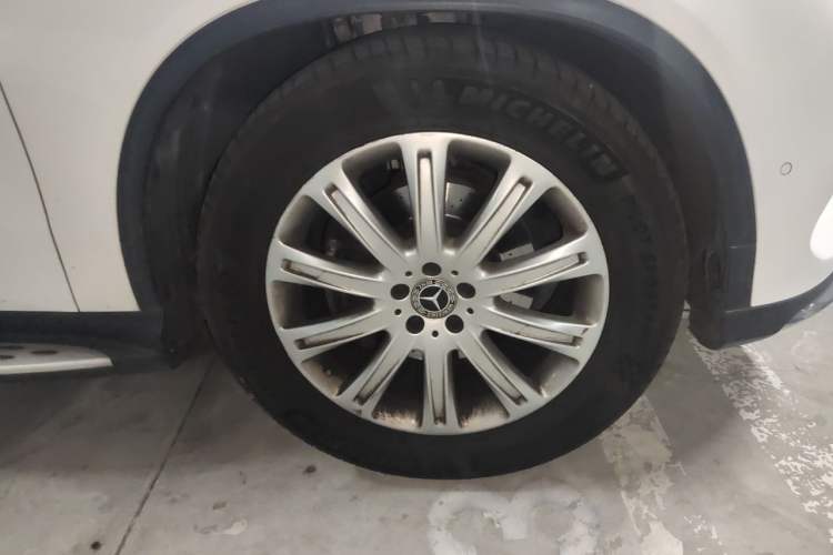 Used Mercedes-Benz GLE Coupe 2017 GLE 320 4MATIC Coupe SUV Right Front Wheel Hub