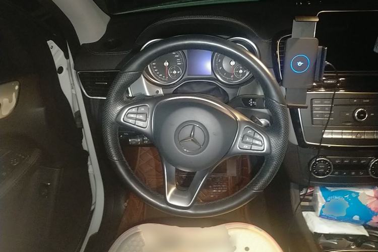 Used Mercedes-Benz GLE Coupe 2017 GLE 400 4MATIC Coupe SUV Steering Wheel