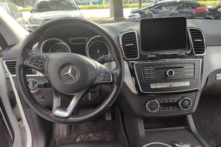 Used Mercedes-Benz GLE Coupe 2017 GLE 320 4MATIC Coupe SUV Steering Wheel