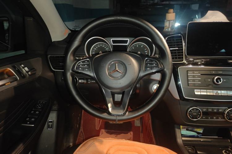 Used Mercedes-Benz GLE Coupe 2017 GLE 320 4MATIC Coupe SUV Steering Wheel