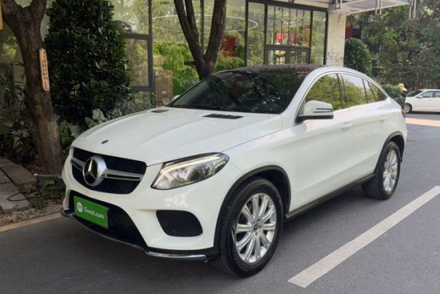Ojetý Mercedes-Benz GLE Coupe 2017 GLE 320 4MATIC Coupe SUV