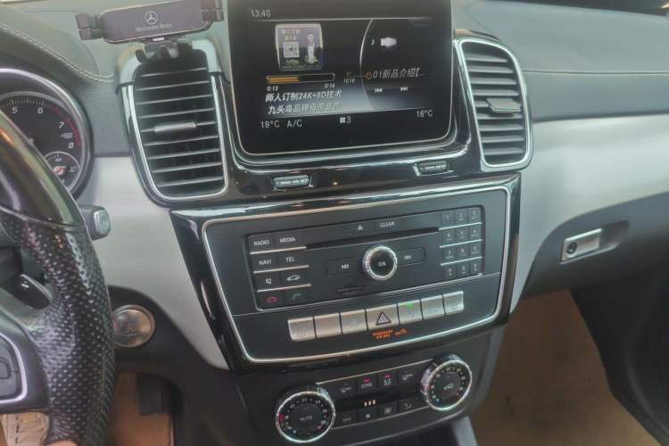 Used Mercedes-Benz GLE Coupe 2018 GLE 320 4MATIC Coupe SUV Audio And AC Panel
