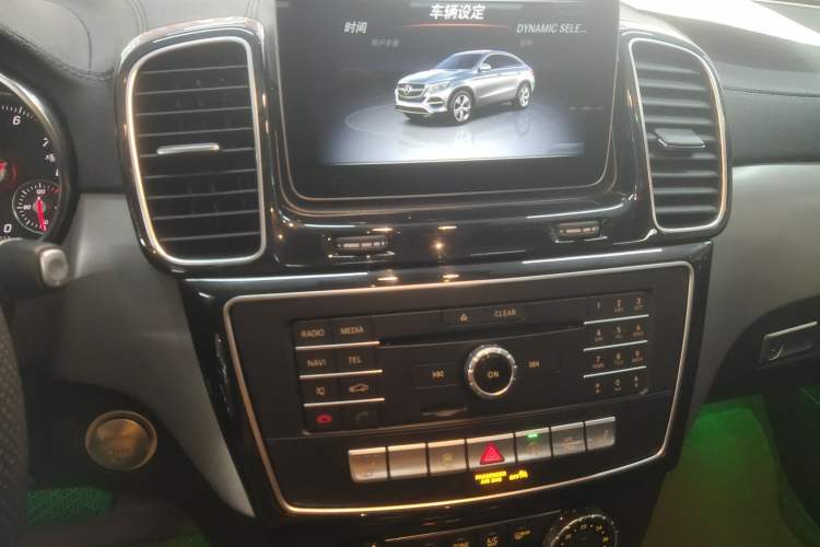 Used Mercedes-Benz GLE Coupe 2018 GLE 320 4MATIC Coupe SUV Audio And AC Panel