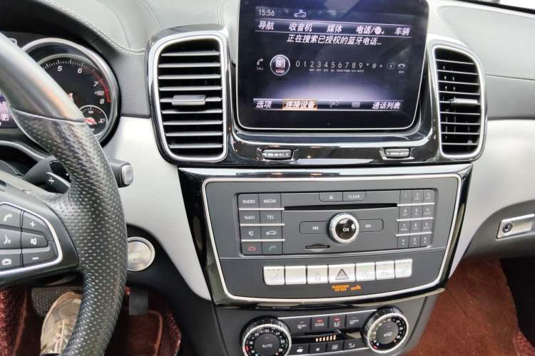 Used Mercedes-Benz GLE Coupe 2018 GLE 320 4MATIC Coupe SUV Audio And AC Panel