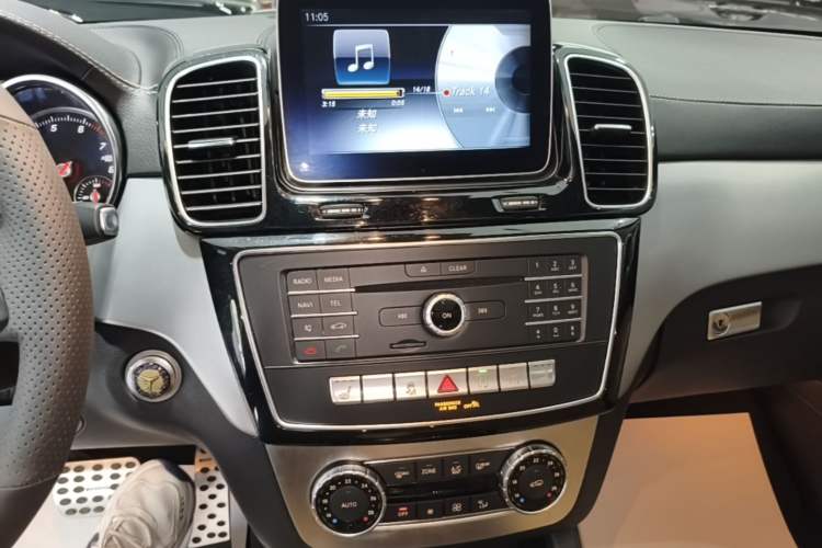 Used Mercedes-Benz GLE Coupe 2018 GLE 320 4MATIC Coupe SUV Audio And AC Panel