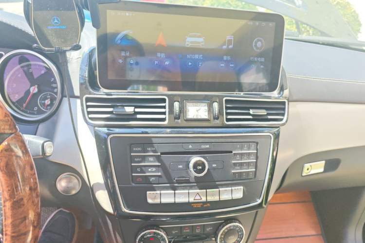 Used Mercedes-Benz GLE Coupe 2018 GLE 320 4MATIC Coupe SUV Audio And AC Panel
