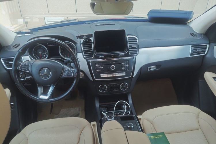 Used Mercedes-Benz GLE Coupe 2018 GLE 320 4MATIC Coupe SUV Center Console