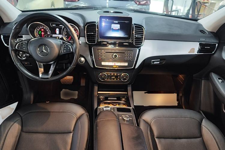 Used Mercedes-Benz GLE Coupe 2018 GLE 320 4MATIC Coupe SUV Center Console