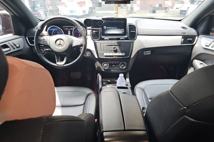Used Mercedes-Benz GLE Coupe 2018 GLE 320 4MATIC Coupe SUV Center Console