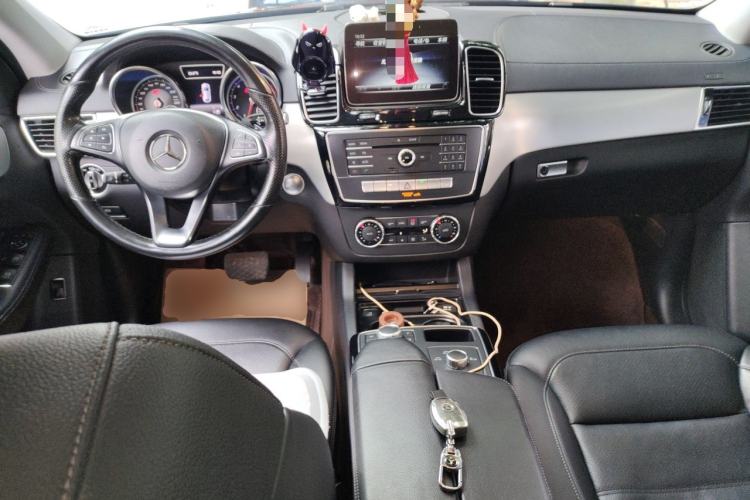 Used Mercedes-Benz GLE Coupe 2018 GLE 320 4MATIC Coupe SUV Center Console