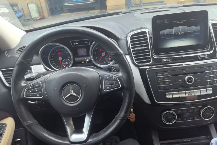 Used Mercedes-Benz GLE Coupe 2018 GLE 320 4MATIC Coupe SUV Center Console