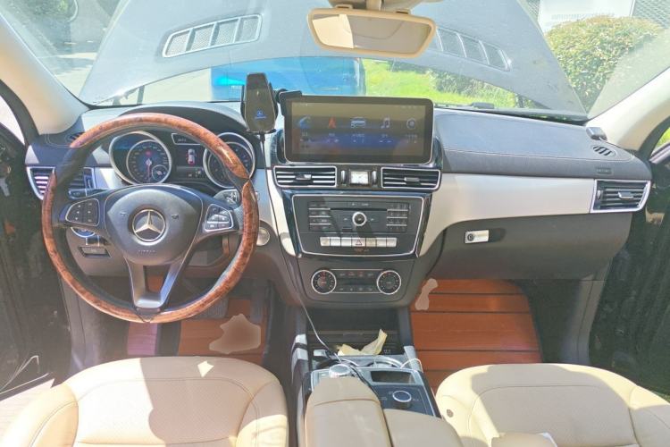 Used Mercedes-Benz GLE Coupe 2018 GLE 320 4MATIC Coupe SUV Center Console