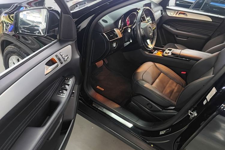 Used Mercedes-Benz GLE Coupe 2018 GLE 320 4MATIC Coupe SUV Driver Seat