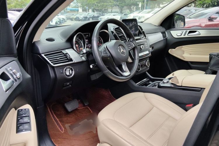 Used Mercedes-Benz GLE Coupe 2018 GLE 320 4MATIC Coupe SUV Driver Seat