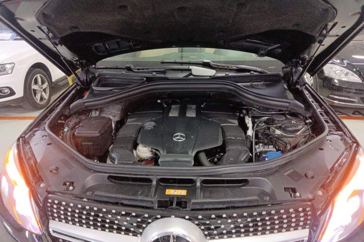 Used Mercedes-Benz GLE Coupe 2018 GLE 400 4MATIC Coupe SUV Engine Bay