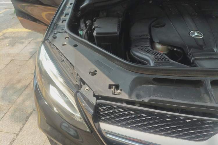 Used Mercedes-Benz GLE Coupe 2018 GLE 320 4MATIC Coupe SUV Engine Bay Right
