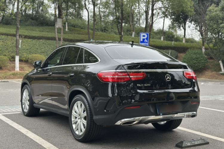 Used Mercedes-Benz GLE Coupe 2018 GLE 320 4MATIC Coupe SUV Exterior 1