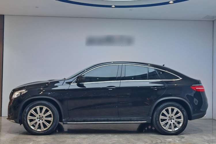 Used Mercedes-Benz GLE Coupe 2018 GLE 320 4MATIC Coupe SUV Exterior 1
