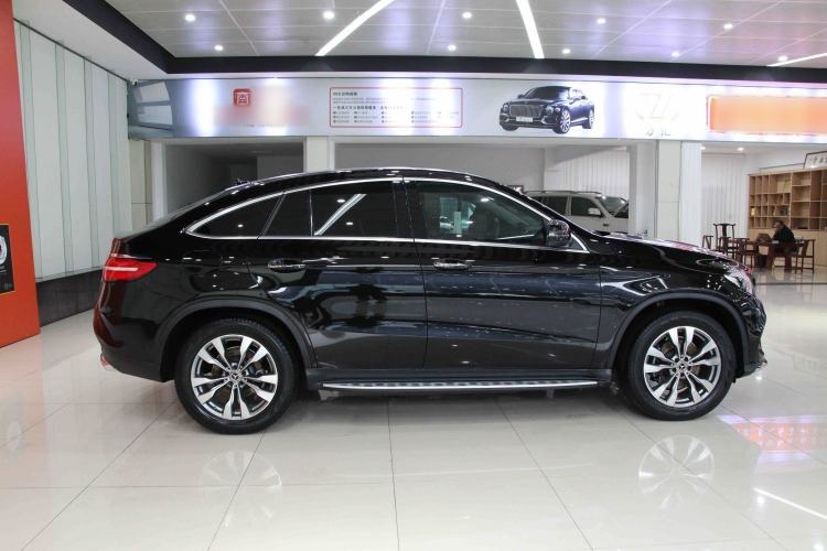 Used Mercedes-Benz GLE Coupe 2018 GLE 400 4MATIC Coupe SUV Exterior 2