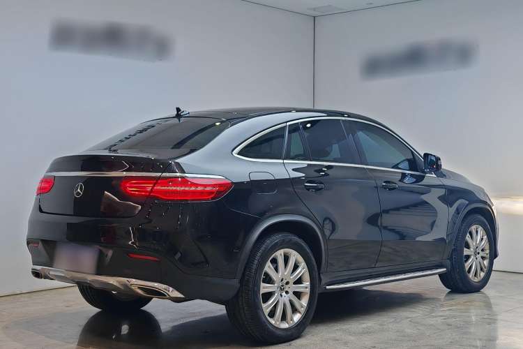 Used Mercedes-Benz GLE Coupe 2018 GLE 320 4MATIC Coupe SUV Exterior 2